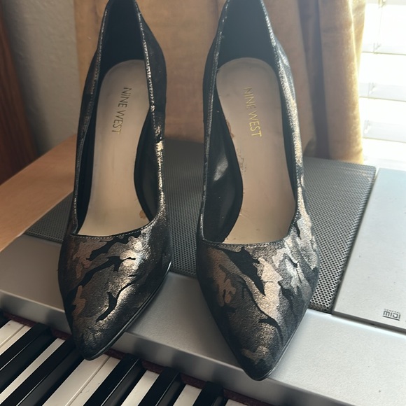Nine West camo heels - Picture 2 of 3